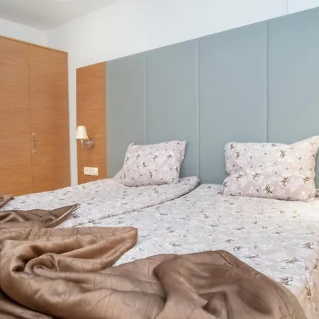 Apartamento Crystal Tower